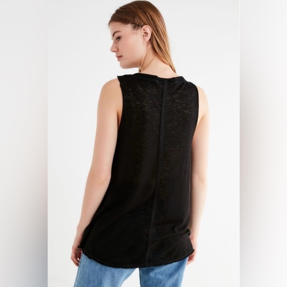 Project Social T Easy V-Neck Tank Top with Distressed Hems Urban Outfitters - Picture 3 of 9